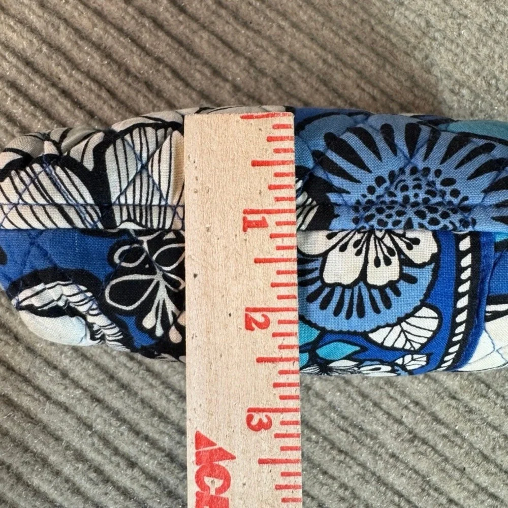 Vera Bradley Indigo Pop Cosmetic Bag Blue Floral Quilted Cotton Makeup Pouch